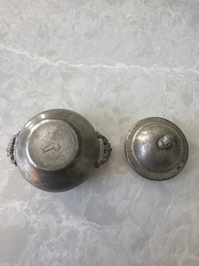 Vintage pewter miniature lidded bowl - photo 4