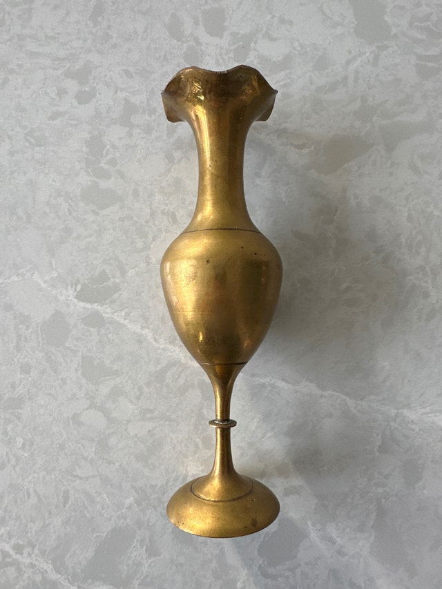Vintage brass pedestal vase with a fluted, flower-shaped rim - photo 4