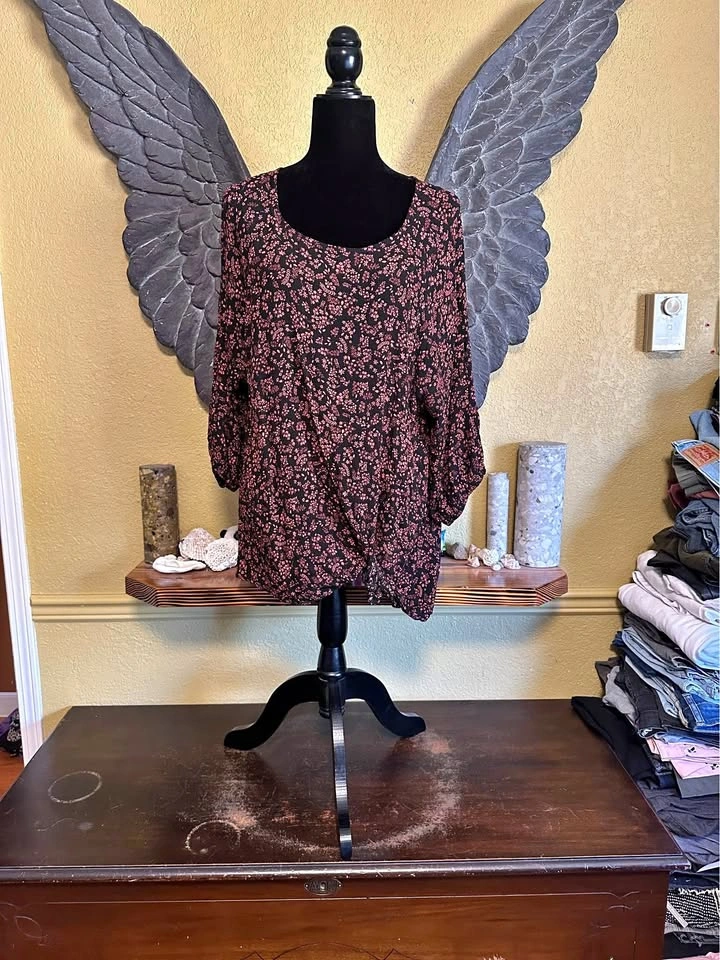 Oddy Floral Top