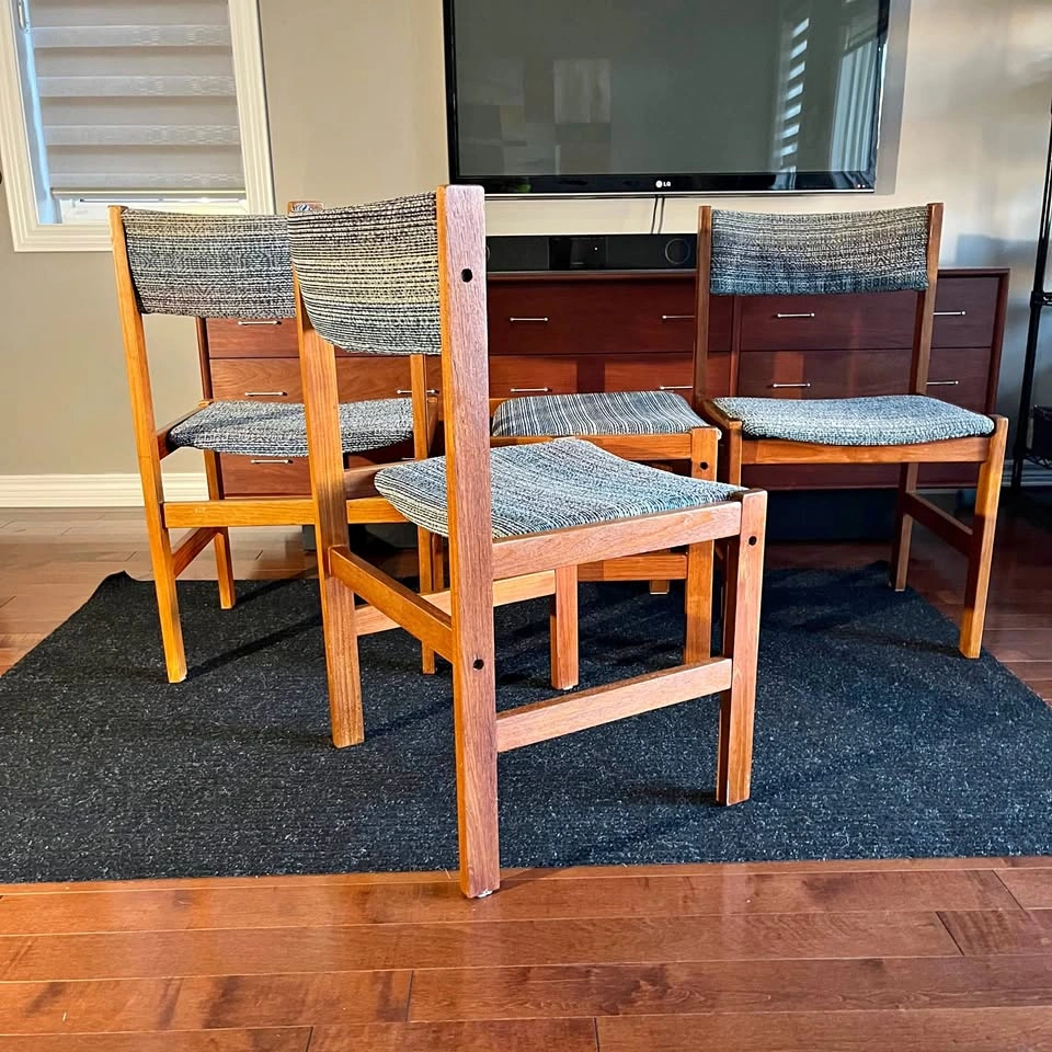 Set of 4 Mid-Century Modern Vintage Teak Dining Chairs