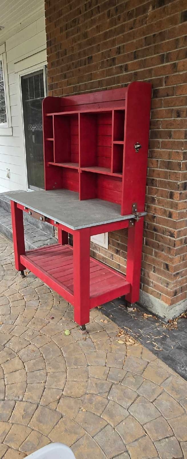 Red outdoor bar table - photo 2