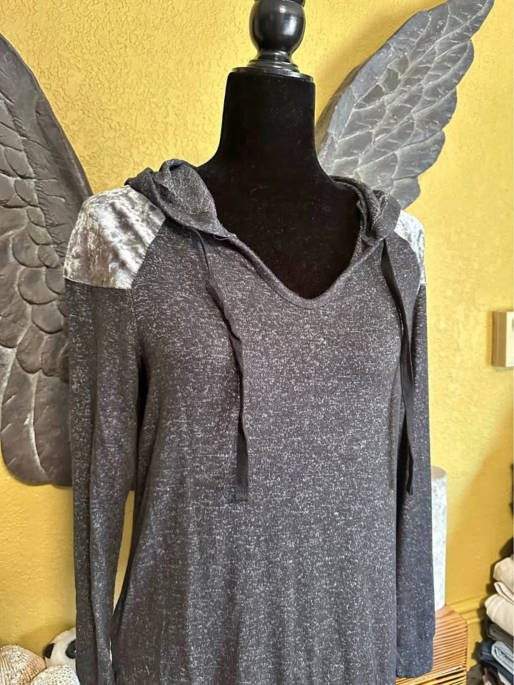 Hippie Rose Charcoal light pull over Sweater