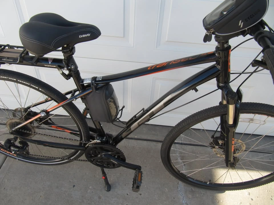 2 Transeo Bikes and self locking bike carrier - photo 2