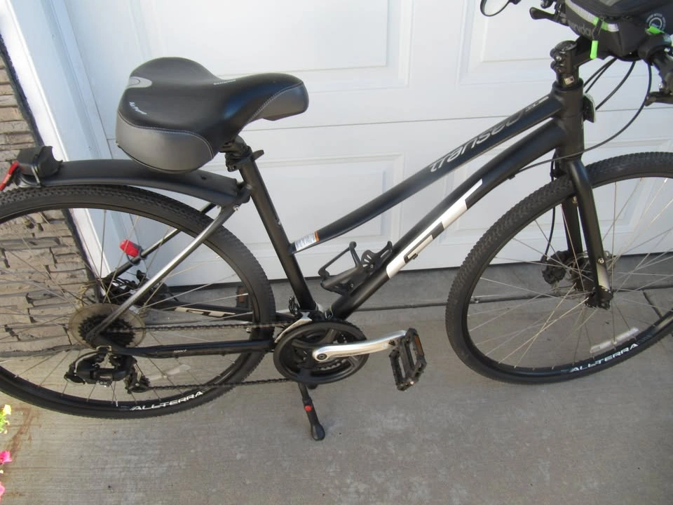 2 Transeo Bikes and self locking bike carrier - photo 3
