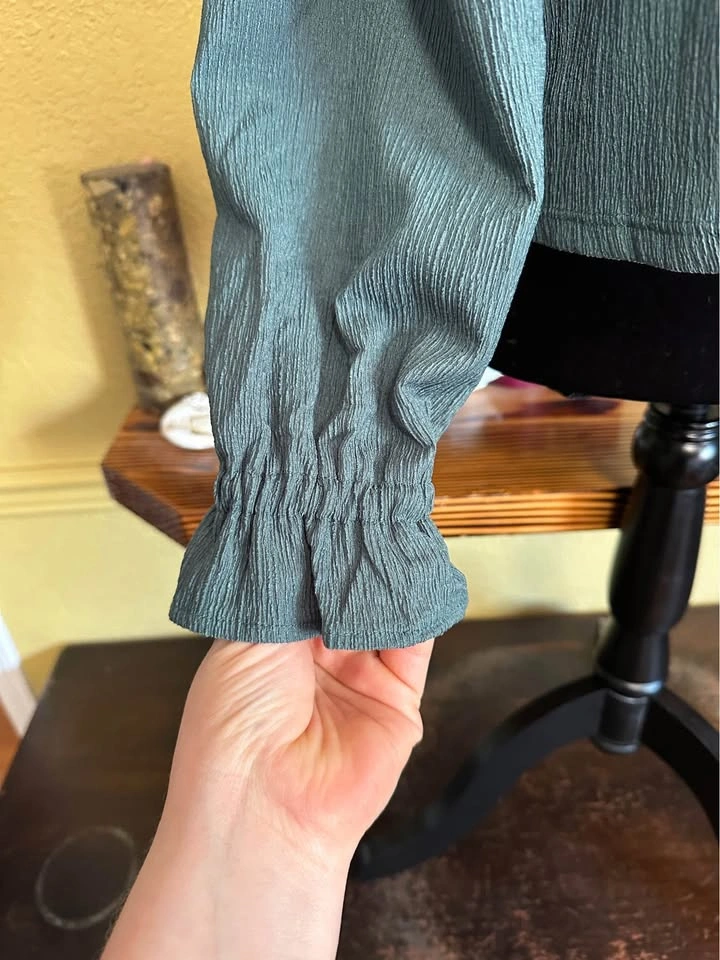 Dynamite ruffled Teal Blouse - photo 2