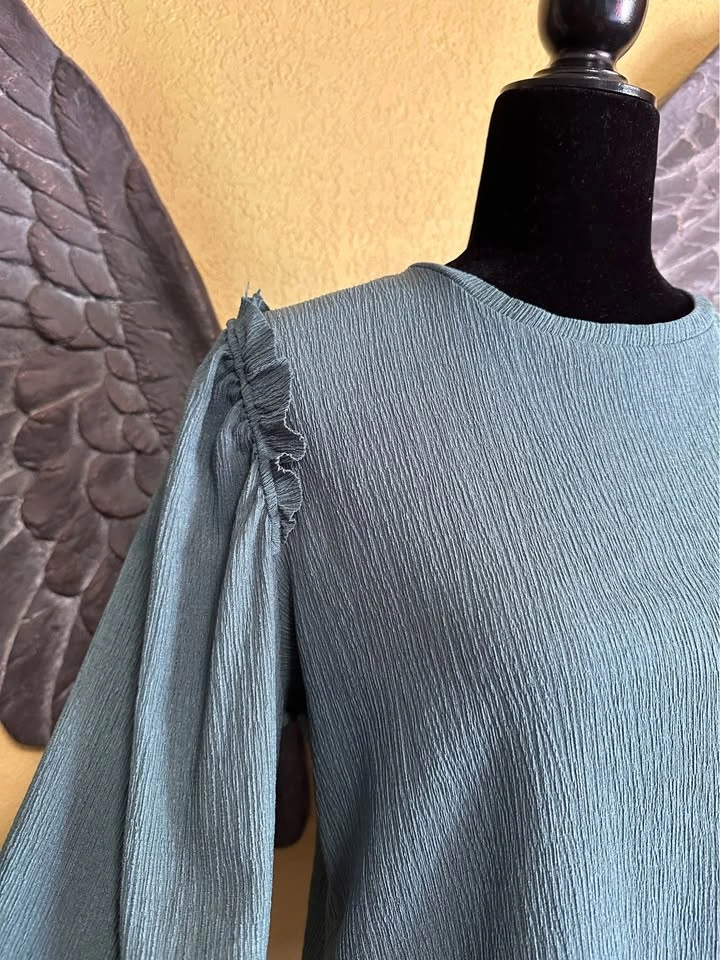 Dynamite ruffled Teal Blouse - photo 3