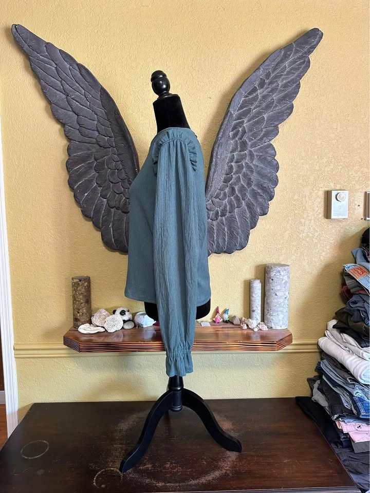 Dynamite ruffled Teal Blouse - photo 4