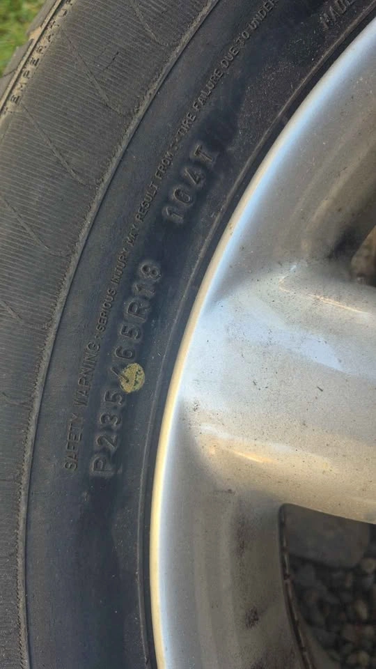 Nissan 18-inch Wheel and Tire P235/65R18 - photo 2