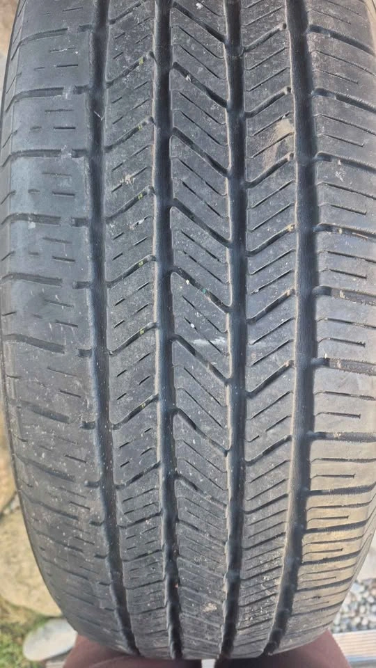Nissan 18-inch Wheel and Tire P235/65R18 - photo 3