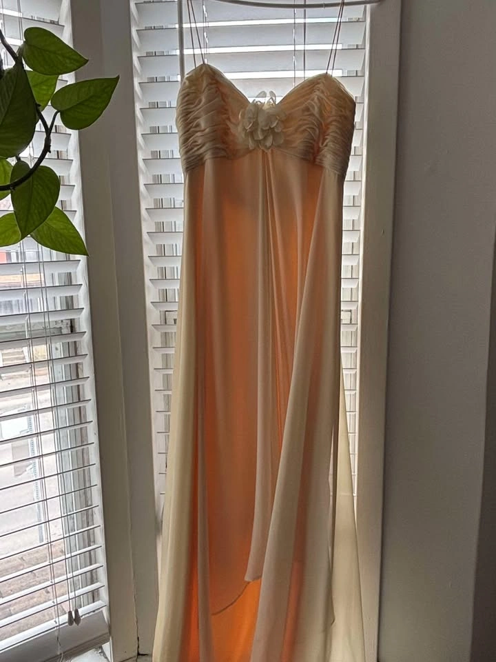 Badgley Mischka light butter yellow cream prom/bridesmaid dress - photo 2