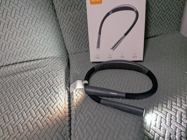 *PENDING SALE* Rechargeable Neck Reading Light - photo 2