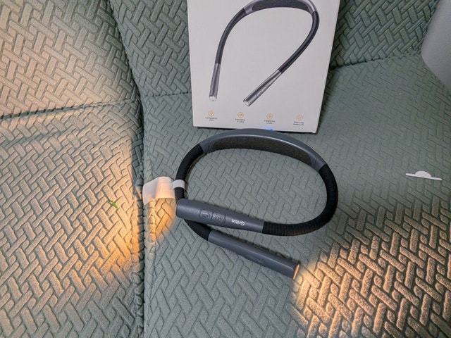 *PENDING SALE* Rechargeable Neck Reading Light - photo 4
