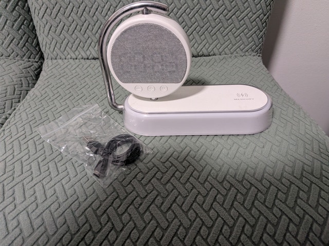 Wireless Charging Station with Speaker – White