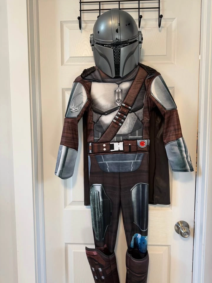 Star Wars Mandalorian Costume for Halloween size 10 - photo 2