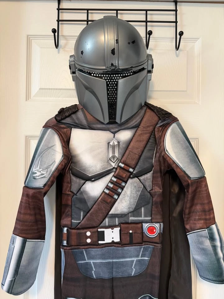Star Wars Mandalorian Costume for Halloween size 10 - photo 4