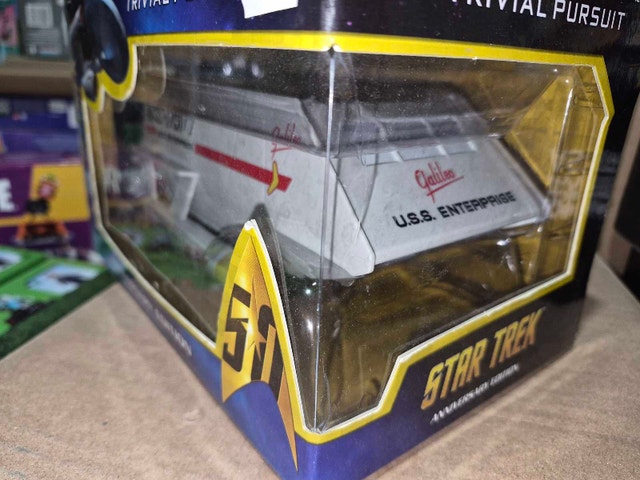 Trivial Pursuit Star Trek 50th Anniversary Edition - photo 3