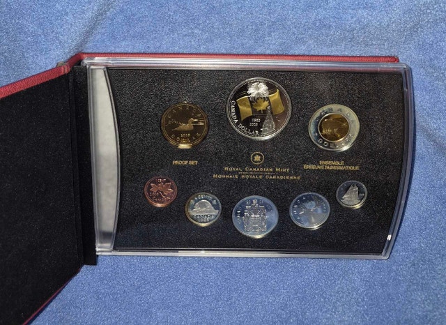 Royal Canadian Mint 2005 Silver 99.99 Proof Set - photo 2
