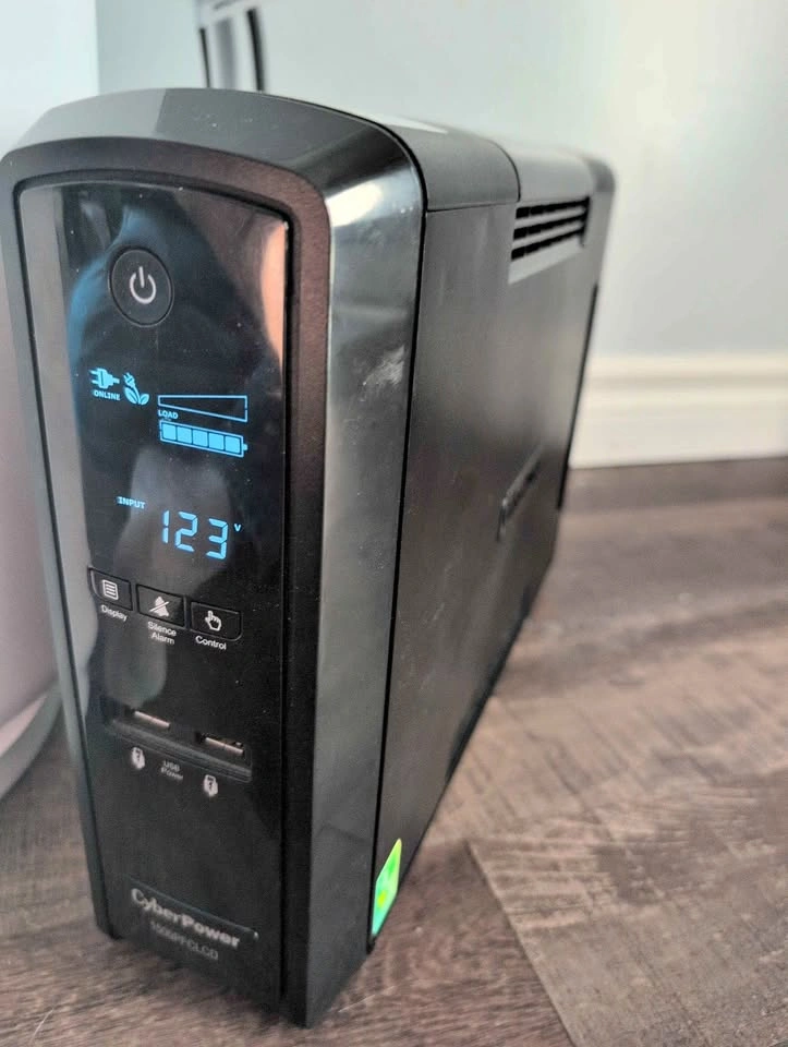 UPS Cyberpower CP1500PFCLCD
