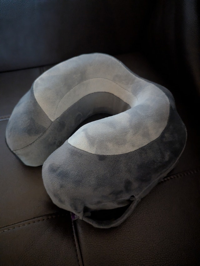Cabeau Evolution Earth Deluxe Memory Foam Travel Neck Pillow