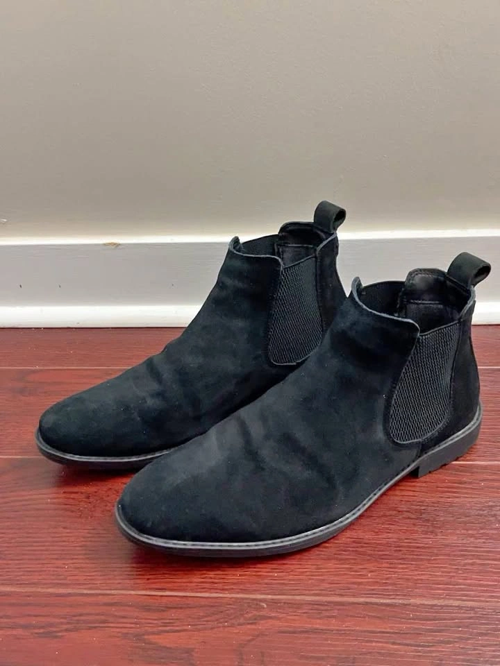 Steve Madden Linus Black Suede Chelsea Boots – Men’s US 9.5