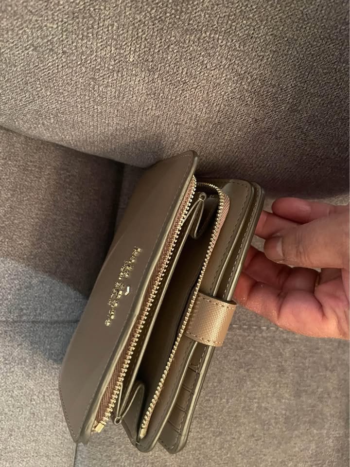 Kate Spade Wallet - photo 2