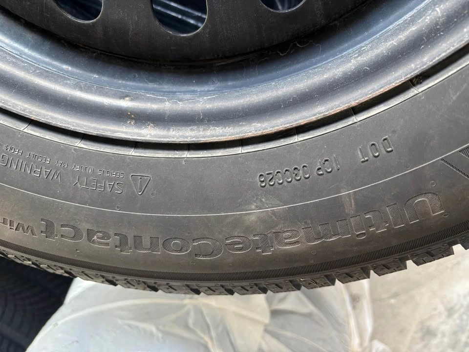 Continental Winter Tires on Rims w/ TPMS, 235/65R17, Fits Nissan - photo 4