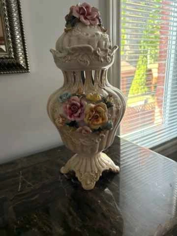 Capodimonte Style Floral Ceramic Vases - Set of 2 - photo 2