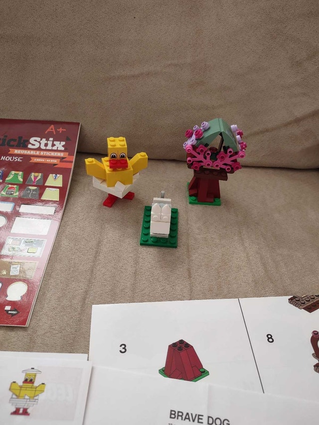 Lego Miscellaneous Sets (dog, enchanted tree, chick) & stickers - photo 2