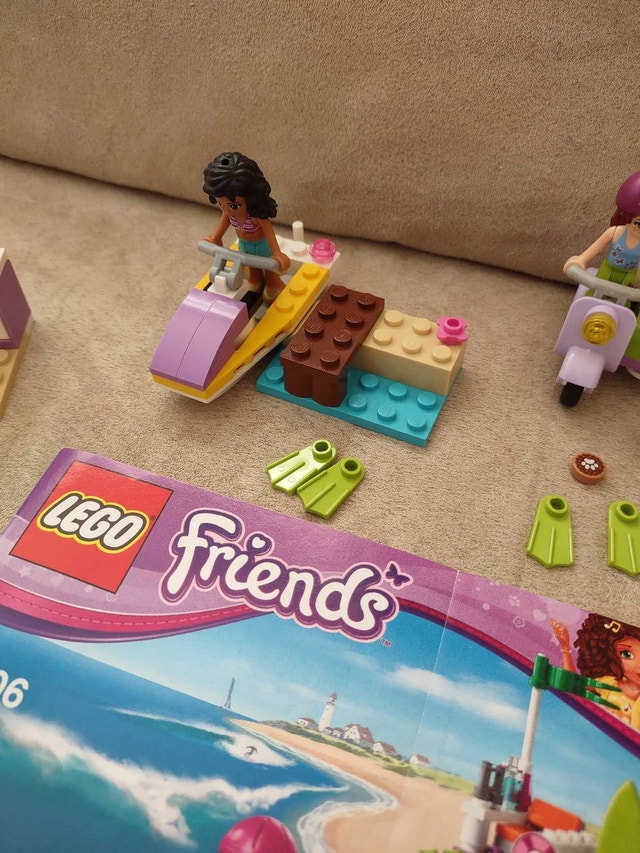 Lego Friends Beach Sets- 2 Beach and Andrea's Bedroom - photo 3