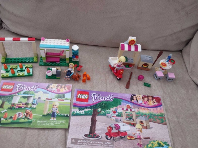 Lego Friends Stephanie Pizzeria and Soccer Set