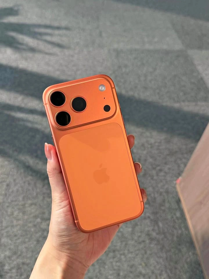 iPhone 17 PRO Orange 256g