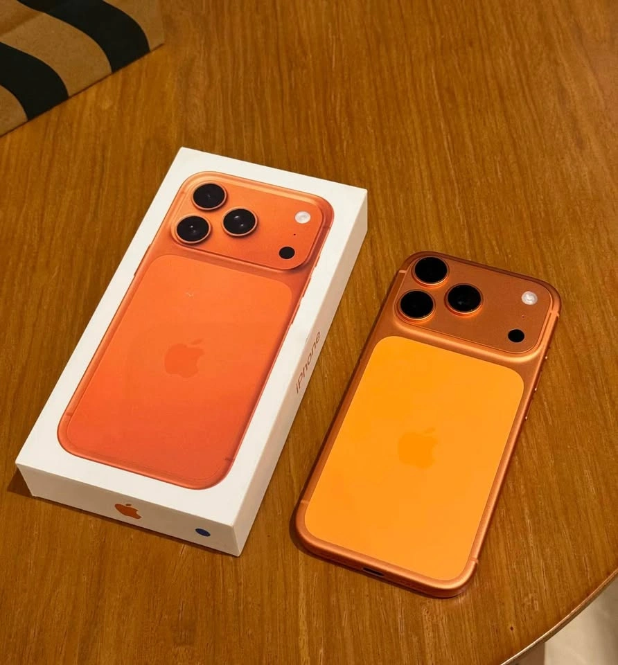 iPhone 17 PRO Orange 256g - photo 2