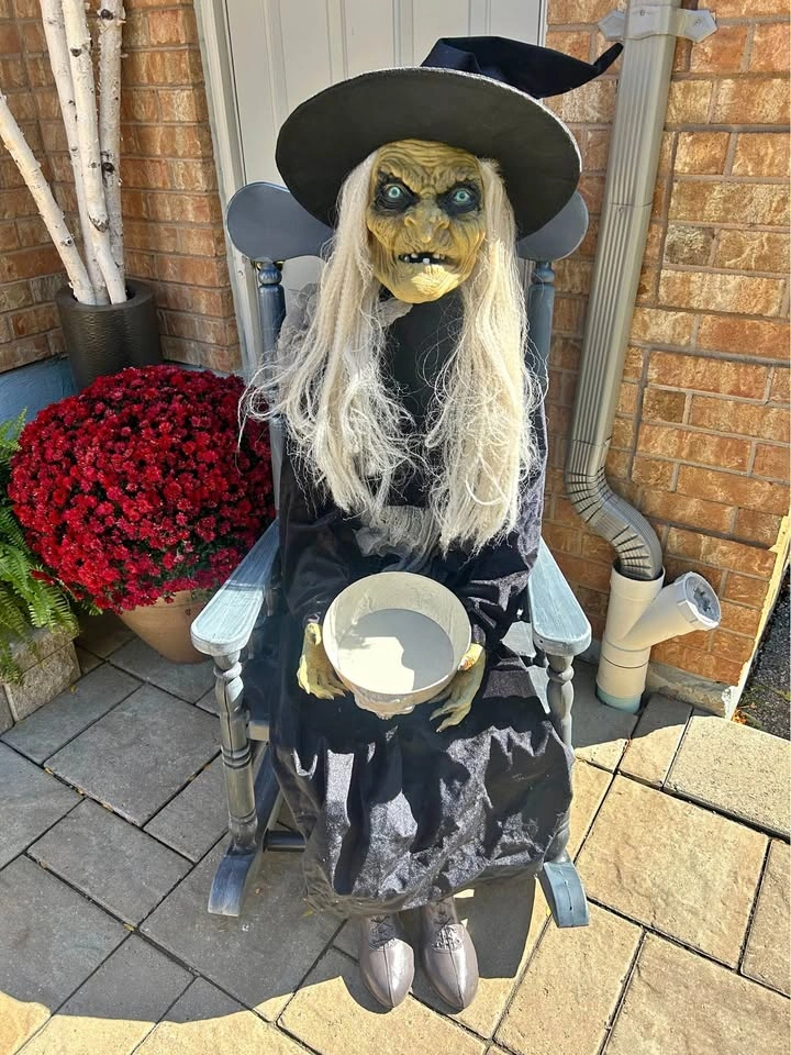 Vintage Home Accents 4 ft Animated LED Rocking Witch Prop