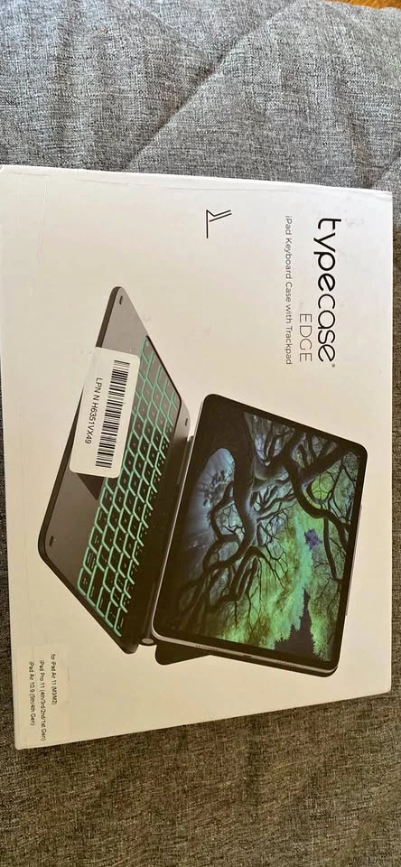 Typecase Edge Keyboard Case for iPad Air 11 / Pro 11 / 10.9