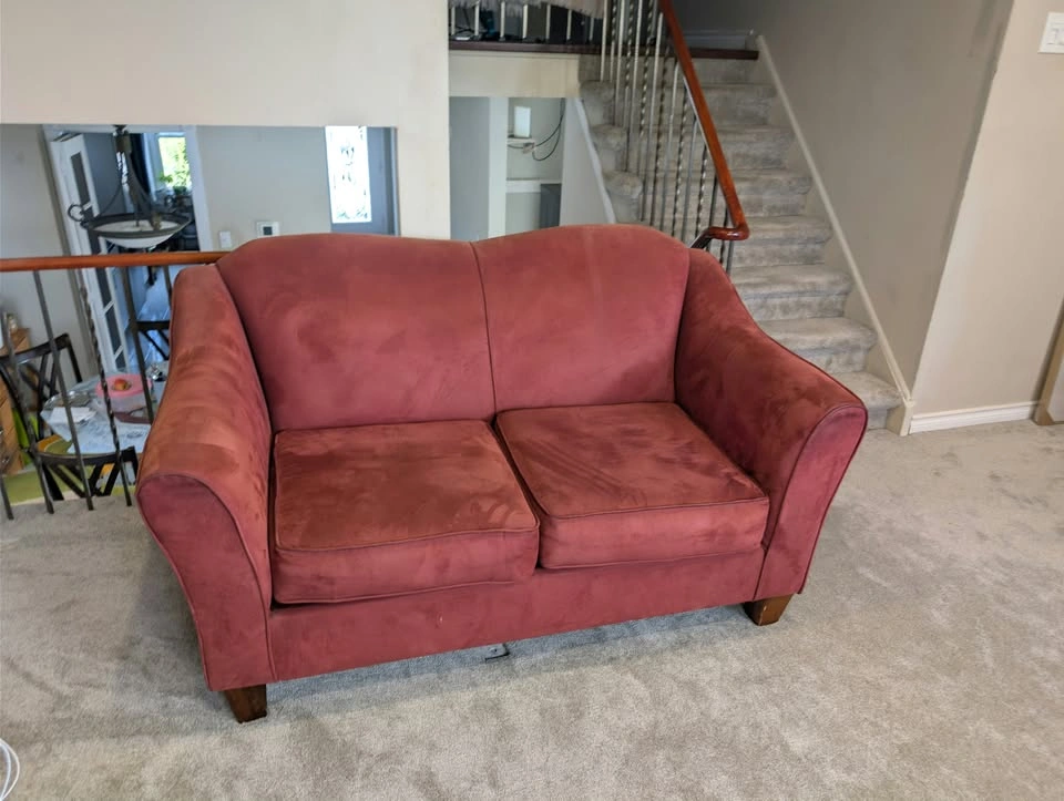 Red Two-Seater Sofa/Loveseat - photo 3