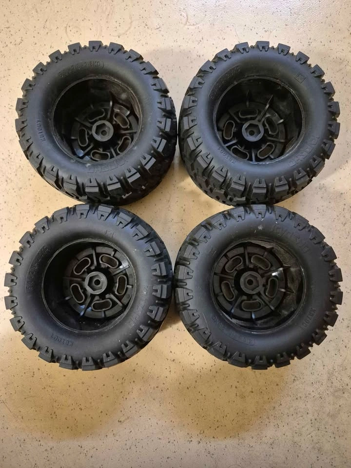 Set of 4 RC monster truck tires - photo 3