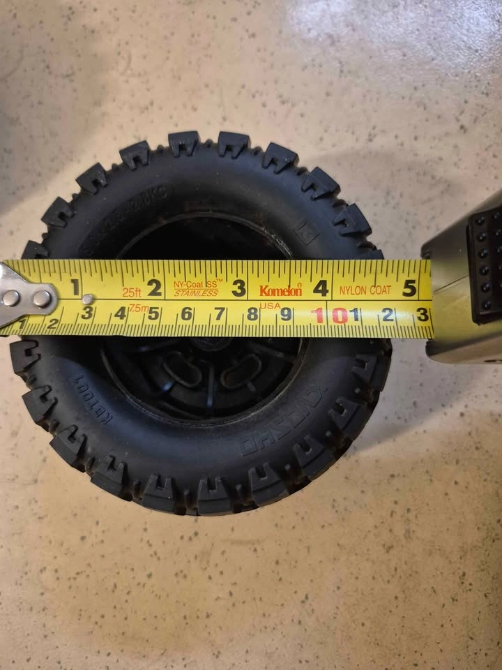 Set of 4 RC monster truck tires - photo 4