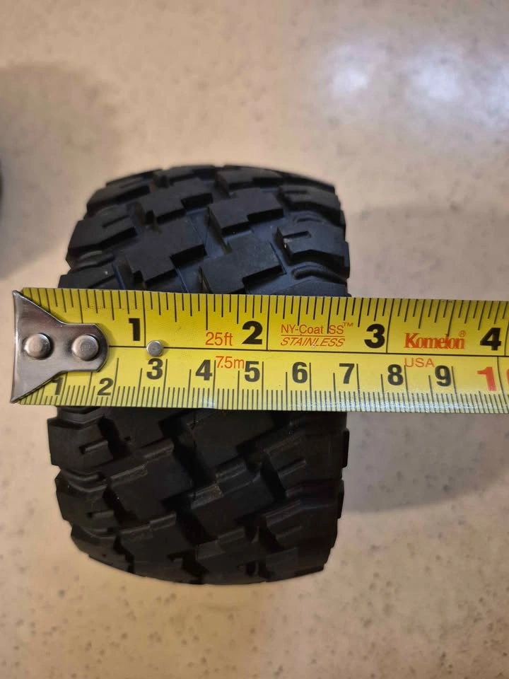 Set of 4 RC monster truck tires - photo 5