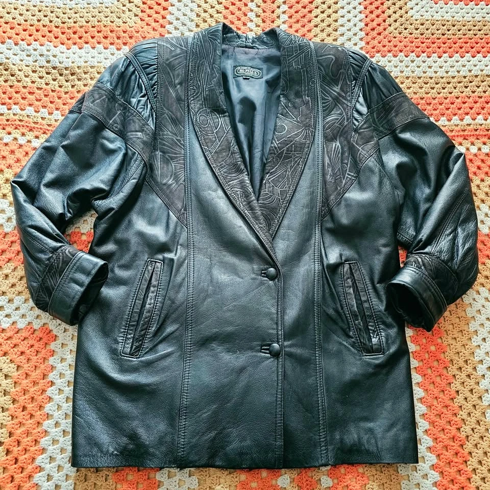 80s/ 90s Womens Black Leather Coat Embossed Panels Vintage XL