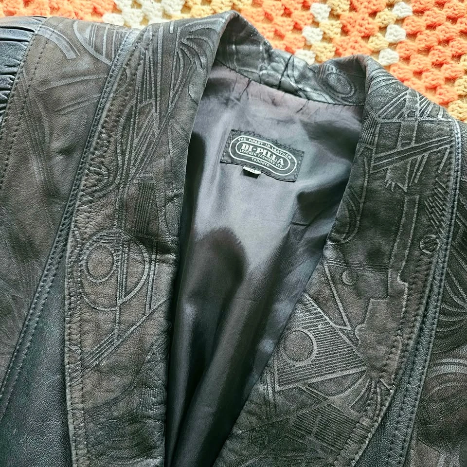 80s/ 90s Womens Black Leather Coat Embossed Panels Vintage XL - photo 2