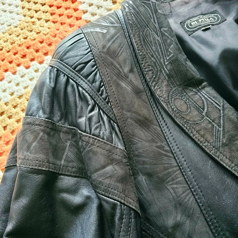 80s/ 90s Womens Black Leather Coat Embossed Panels Vintage XL - photo 3