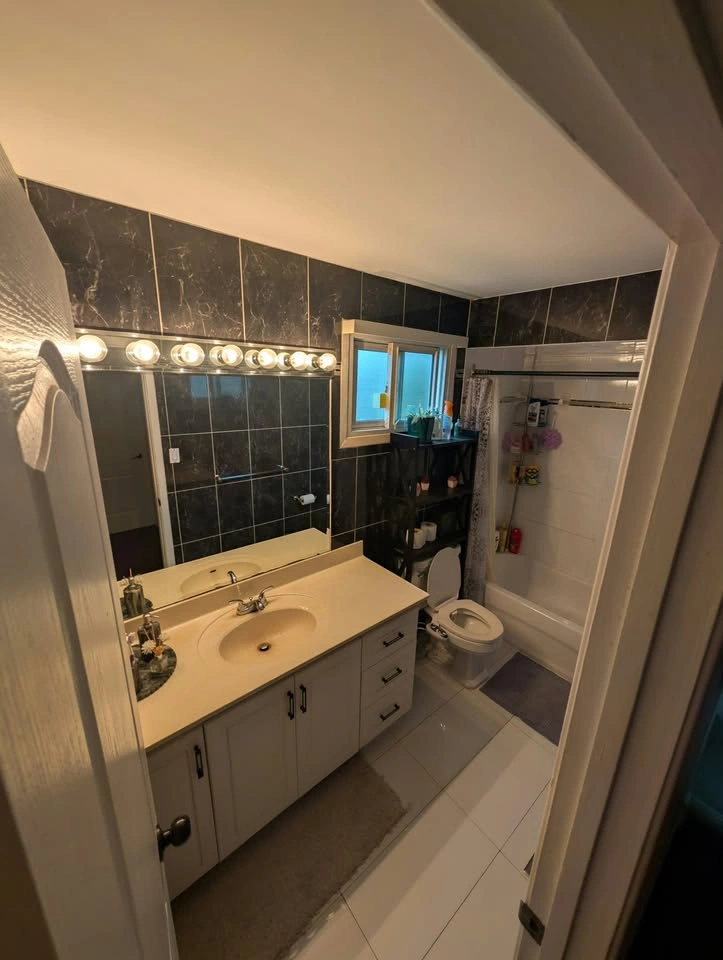 1 bed 2 baths House - photo 4