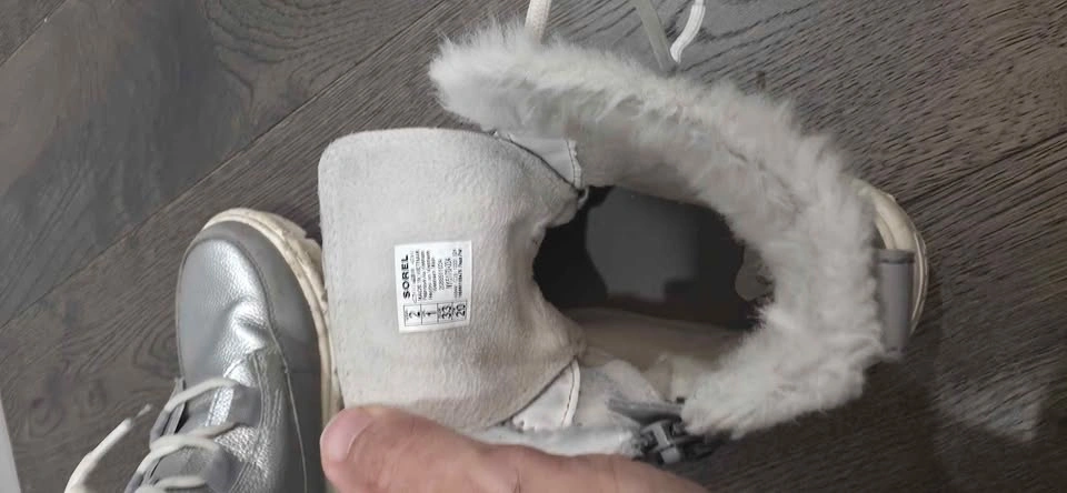 Sorel Explorer Silver Winter Boots Size 2 - photo 3