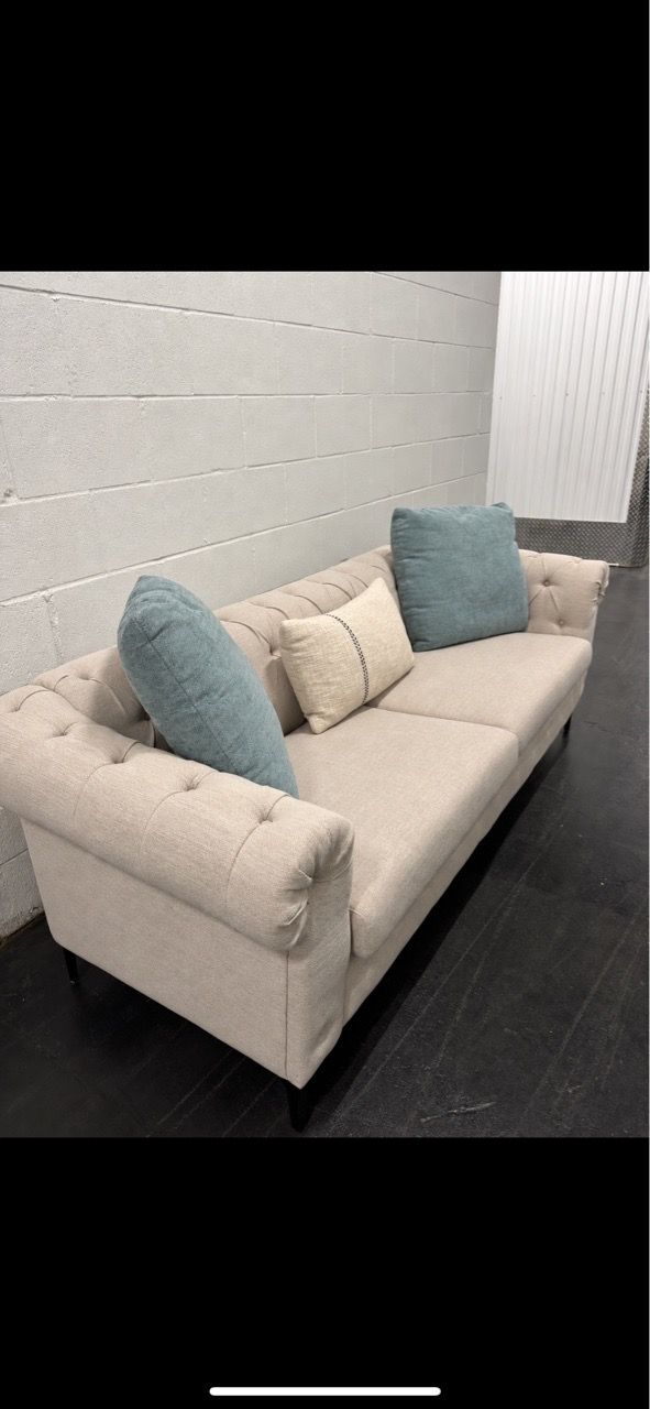 Cream Couch - photo 5