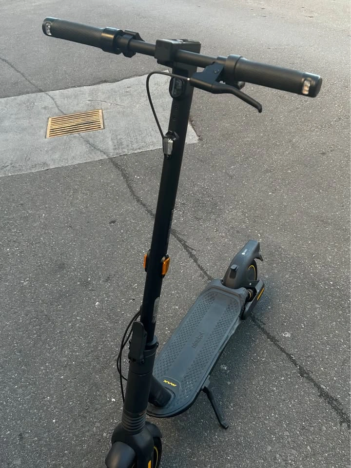Segway Ninebot KickScooter MAX G2 FOR PARTS OR REPAIR - photo 3