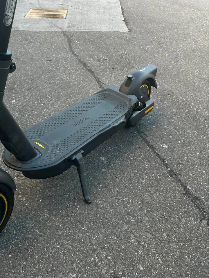 Segway Ninebot KickScooter MAX G2 FOR PARTS OR REPAIR - photo 5