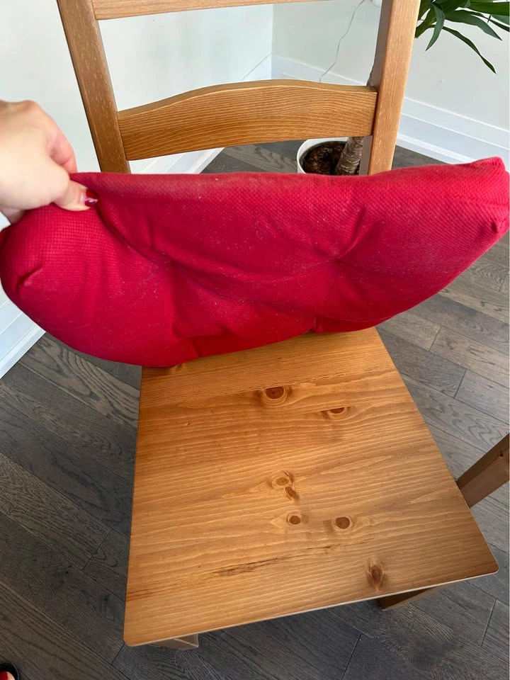 IKEA HÄGERNÄS Table and 4 chairs and 4 MALINDA Chair pad - photo 5