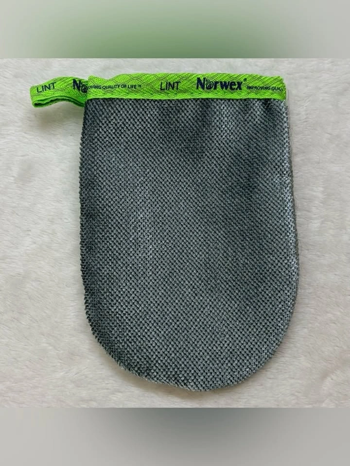 Norwex Lint Mitt Grey Microfiber Pet Hair Remover - photo 2