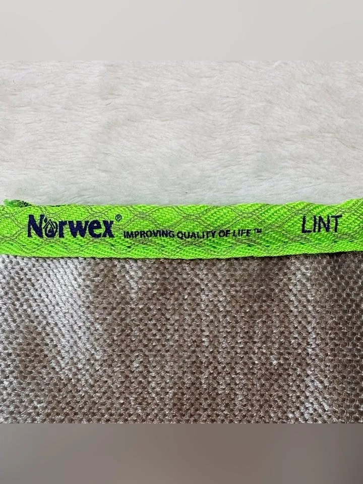 Norwex Lint Mitt Grey Microfiber Pet Hair Remover - photo 4