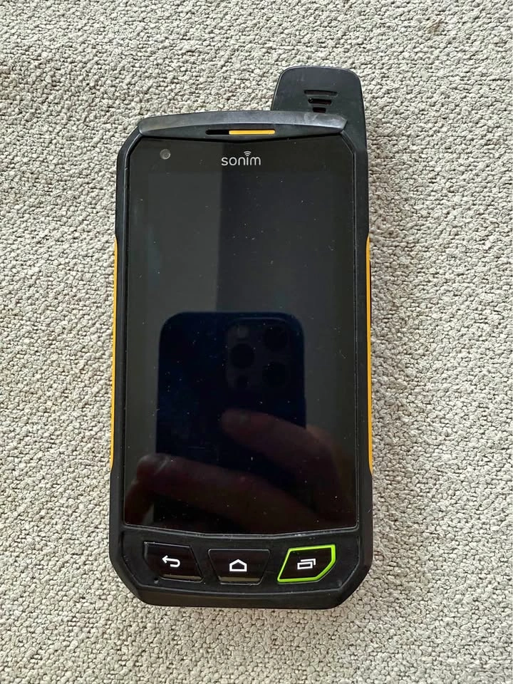 Sonim XP7700